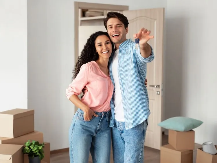 Acheter avant de vendre : le retour en force du prêt relais en 2025