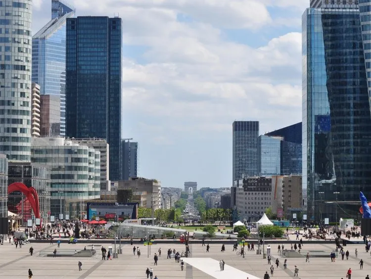 Immobilier d'entreprise : les investisseurs reviennent, mais pas partout